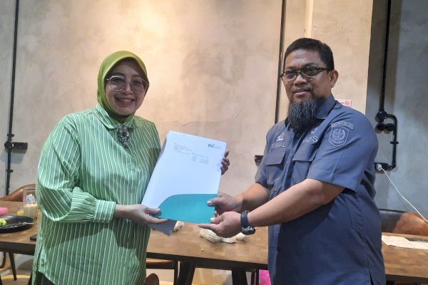 MasyaAllah! Kaukus Masjid 99 Kubah Serahkan Donasi yang Terkumpul Senila Rp350 Juta ke Pengelola