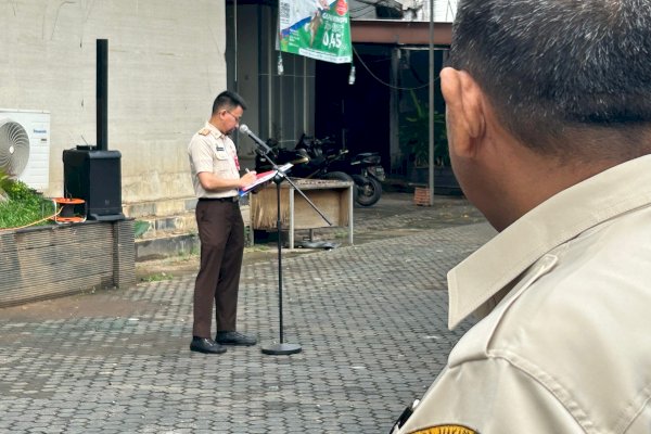 Fuad Arfandi Pimpin Apel Pagi Hari Pertama Masuk Kerja Pasca Libur Tahun Baru 2024