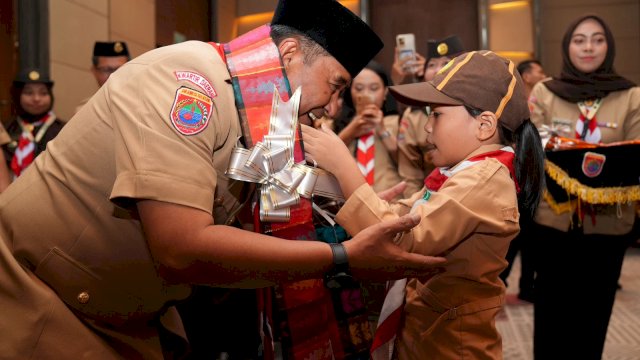 Sekjen Kwarnas Lantik Bahtiar Baharuddin Jadi Ketua Mabida Gerakan Pramuka Provinsi Sulsel