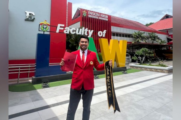 Politisi Golkar Sulsel Zulham Arief Sukses Raih Gelar Magister Kenotariatan di Unhas