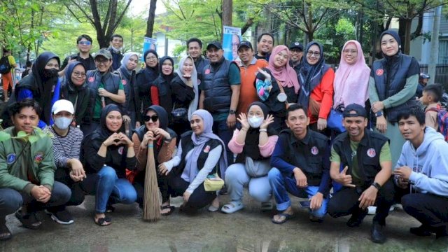 Bapenda Makassar Gelar Kerja Bakti Dukung Persiapan Penilaian Program Adipura Makassar 2024