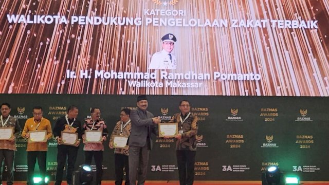Danny Pomanto Terima Penghargaan Baznas RI sebagai Wali Kota Pendukung Pengelolaan Zakat Terbaik