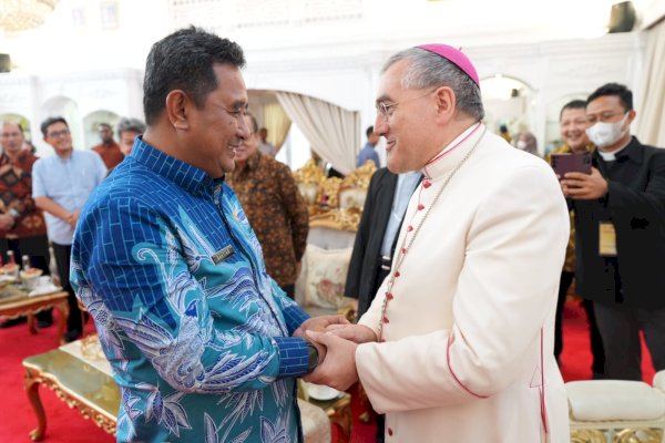 Pj Gubernur Sulsel Jamu Dubes Vatikan dan Rombongan