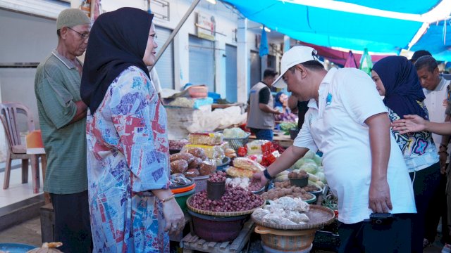 Pj Gubernur Sulsel Cek Harga Kebutuhan Pokok di Pasar Bantaeng