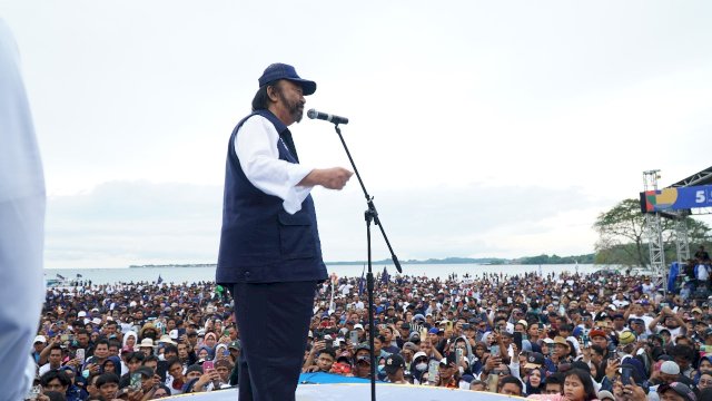 Ketua Umum Partai NasDem Surya Paloh Menyampaikan Pidato Pada Konsolidasi Akbara Partai NasDem Sulawesi Selatan.