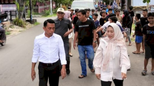 Sambut Kemenangan, Syaharuddin Alrif Bareng Istri Kompak Nyoblos di TPS Kota Pangkajene Sidrap