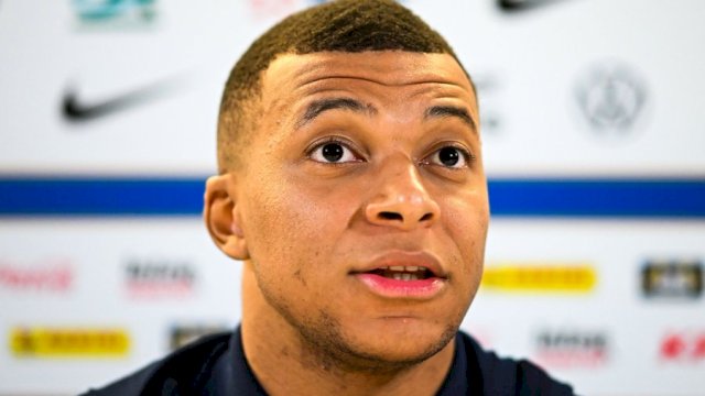 Mbappe.(F-INT)