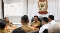 Gandeng BPJS Ketenagakerjaan, PJ Sekda Firman Pagarra Pimpin Rapat Perlindungan Pekerja Rentan Kota Makassar