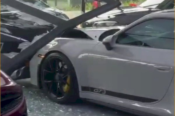 Sopir Xpander Tabrak Porsche di Showroom PIK Ditetapkan Jadi Tersangka dan Ditahan