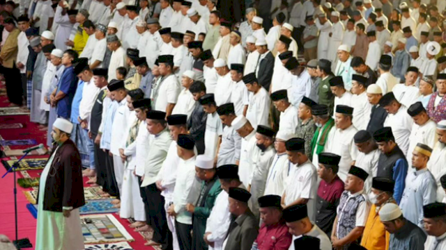 Bapenda Ikuti Salat Subuh Berjamaah Bersama Forkopimda se-Kota Makassar