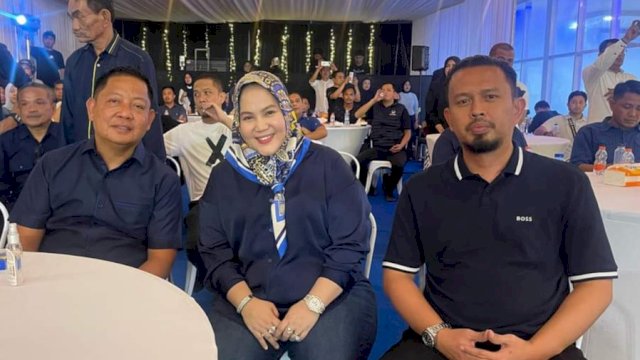 Ketua DPD NasDem Luwu Utara Putri Dakka, (tengah) bersama Ketua DPW NasDem Sulsel Rusdi Masse.