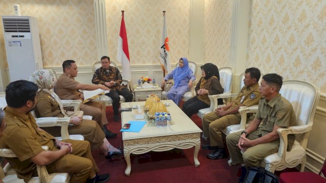 Pemrpov Serahkan 21 Nama Calon Anggota KPID ke DPRD Sulsel