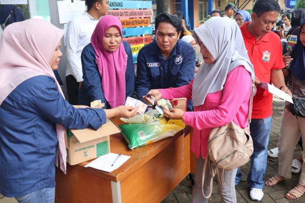 Gerakan Pangan Murah DKP Makassar Diserbu Warga, 1500 Kg Beras Habis Terjual