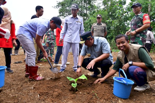 Pj Gubernur Sulsel Bahtiar Komitmen Lestarikan Kawasan Rammang-rammang