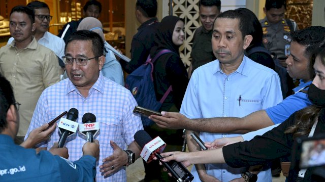 Anggota DPR RI, Muhammad Fauzi (Kiri).