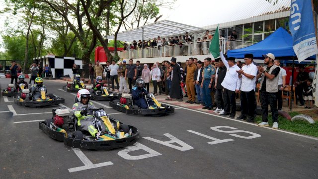 Pj Gubernur Sulsel Bahtiar Baharuddin Membuka Event Balap Go-Kart Pertama di Sulsel.