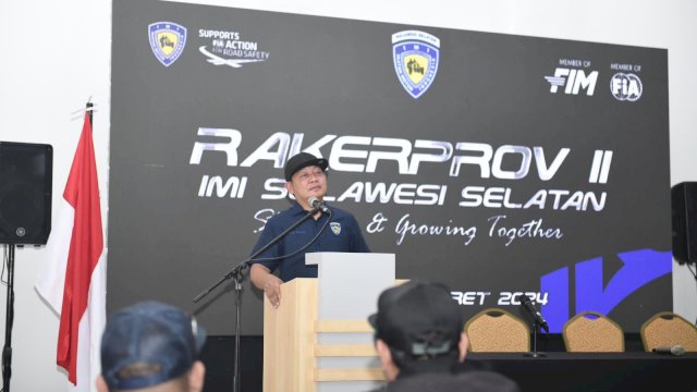 Ketua Umum IMI Sulsel Rusdi Masse Menyampaikan Sambutan dalam Rakerprov IMI ke-II