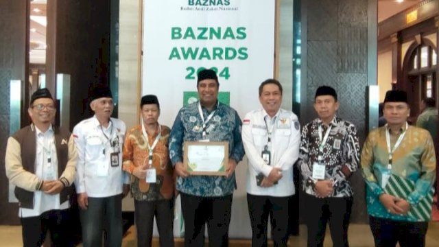 Bupati Chaidir Syam Terima Penghargaan Sebagai Kepala Daerah Pendukung Pengelola Zakat Terbaik