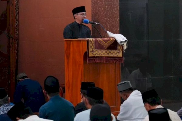 Bapenda Makassar Serahkan Bantuan Hibah ke Masjid Al-Anshar Biringkanaya