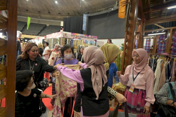 Di Inacraft 2024, Produk UMKM Dekranasda Makassar Dibanjiri Peminat