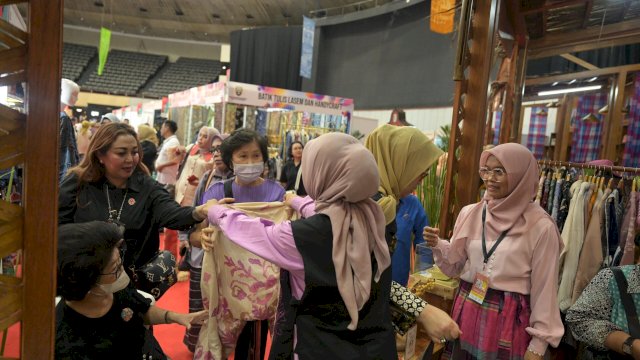 Di Inacraft 2024, Produk UMKM Dekranasda Makassar Dibanjiri Peminat