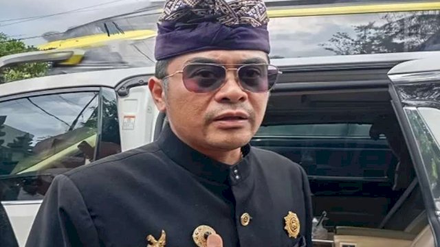 Arya Wedakarna.(F-INT)