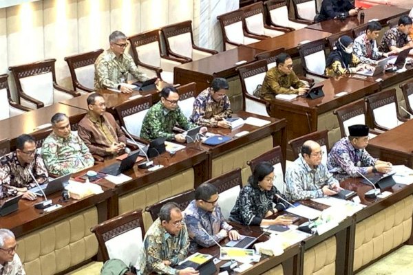 Sri Mulyani: Anggaran Bansos Melonjak 135% di 2024 Jadi 22,5 T