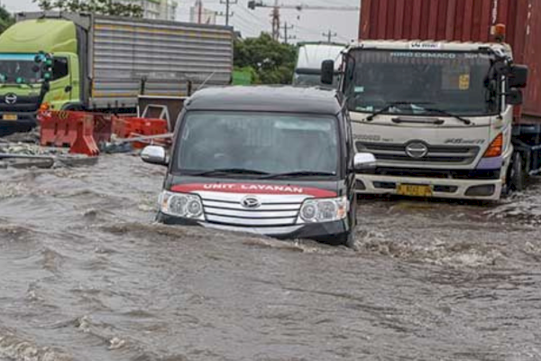 Banjir dan Tanah Longsor Kepung Kota Semarang