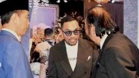 Momen Hangat Jokowi dan Surya Paloh Tertawa Bersama, Akrab Saling Tepuk Lengan di Nikahan Anak Bamsoet