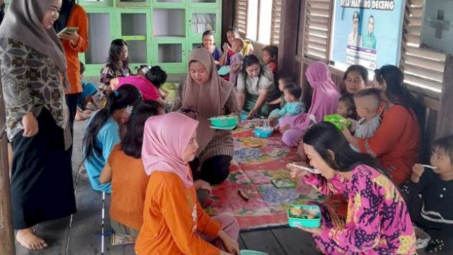 Pemerintah Desa Pangkep Beri Makanan Tambahan untuk Balita dan Bumil