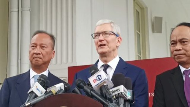 Jokowi Minta Apple Bangun Pabrik di Indonesia.(F-INT)