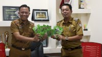 Kepala DKP Makassar Alamsyah Distribusikan Benih Cabai di Tiga Kecamatan