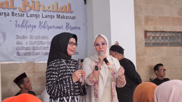 Ketua DPRD Sulsel, Andi Ina Kartika Sari (kanan) Halal bi Halal Bersama Keluarga Besarnya.