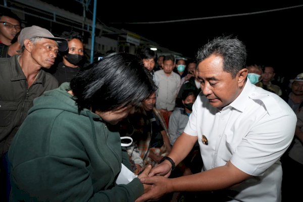 Tana Toraja Berduka, Pj Gubernur Bahtiar Kunjungi Korban dan Serahkan Bantuan