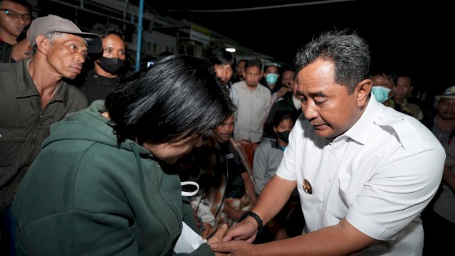 Pj Gubernur Sulsel, Bahtiar Baharuddin Tinjau Korban Longsor di Tana Toraja