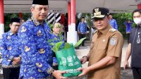 Hari Kesadaran Nasional, Penjabat Gubernur Sulsel Serahkan 4.100 Bibit Pohon dan 2.341 SK PPPK