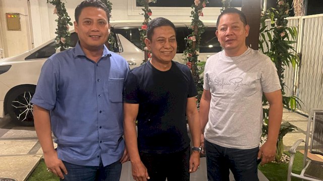 Ketua Gerindra Sulsel, Andi Iwan Darmawan Aras (kiri), Rusdin Abdullah atau Rudal (tengah) dan Ketua NasDem Sulsel Rusdi Masse (Kanan)