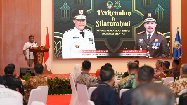 Pj Gubernur Sulsel Bahtiar Baharuddin memberikan Sambutan.