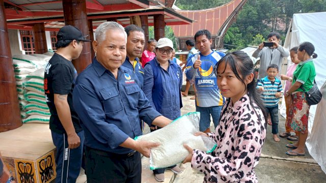 DPD NasDem Tana Toraja Salurkan Bantuan untuk Korban Tanah Longsor