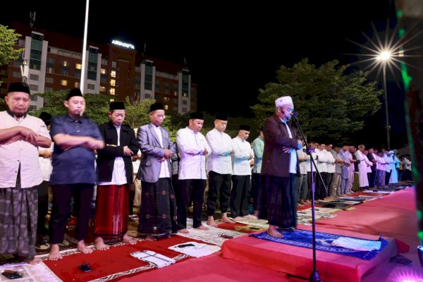 Danny Ajak Ramaikan Malam Takbiran dan Salat Ied pada Tiga Lokasi di Makassar