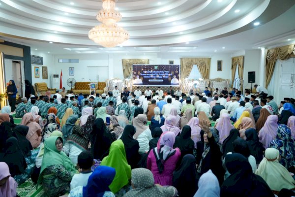 Bupati dan Forkopimda Pangkep Buka Puasa Bersama Masyarakat