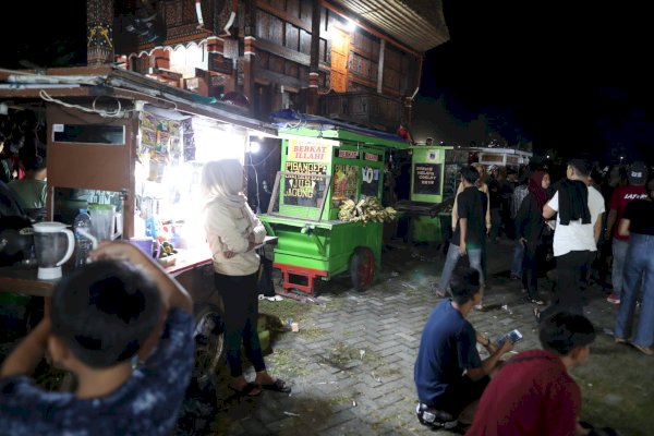 100 Gerobak Kuliner Gratis Ikut Ramaikan Nobar Laga Semi Final Indonesia Vs Uzbekistan di Tugu MNEK