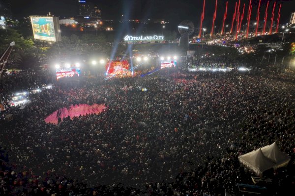 Nobar Piala Asia Indonesia vs Uzbekistan, Warga Makassar Tumpah Ruah di Tugu MNEK CPI