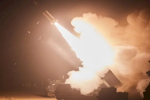 Ukraina Perdana Serang Rusia Pakai Rudal Balistik Jarak Jauh, Diberi AS Diam-Diam