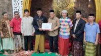 Safari Ramadan, Sekwan DPRD Makassar Serahkan Dana Hibah Pemkot di Masjid Jannatul Firdaus