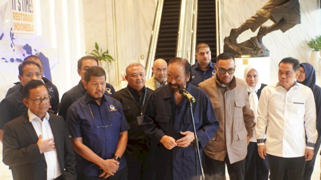 Surya Paloh Hormati Keputusan MK.(F-INT)