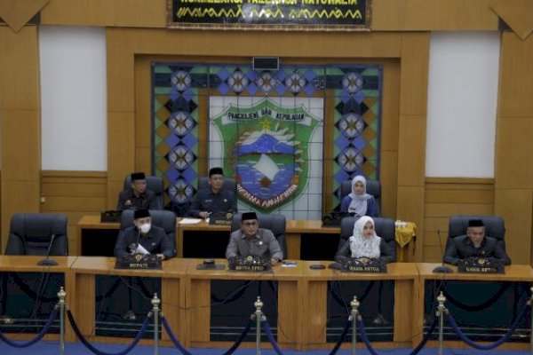 Ketua DPRD Pangkep Haris Gani Terima Penyerahan LKPJ TA 2023 dari Pemkab Pangkep