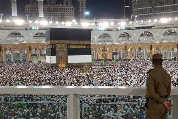 Catat, Jemaah Haji Dilarang Bentangkan Spanduk dan Bendera di Arab Saudi