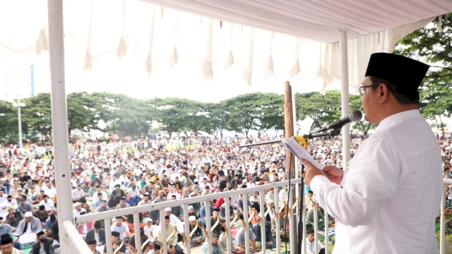Hari Raya Idul Fitri 1445 H, Pj Bupati Bantaeng Tunaikan Sholat Ied bersama Masyarakat