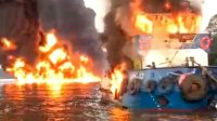 2 Kapal Terbakar di Perairan Barito, 10 Orang Hilang